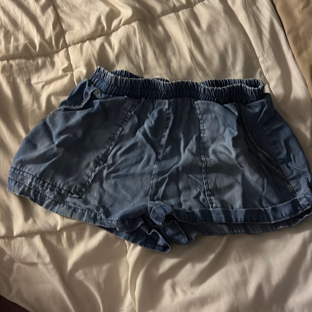 stretchy waistband shorts